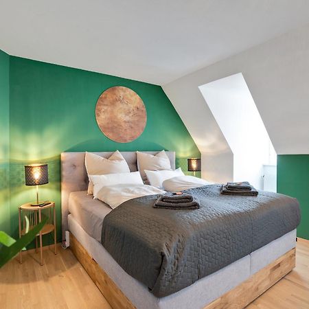 Emerald Suite By Hero Homes - Erstklassige Lage Im Historischen Zentrum - Self-Check-In Graz Exterior foto